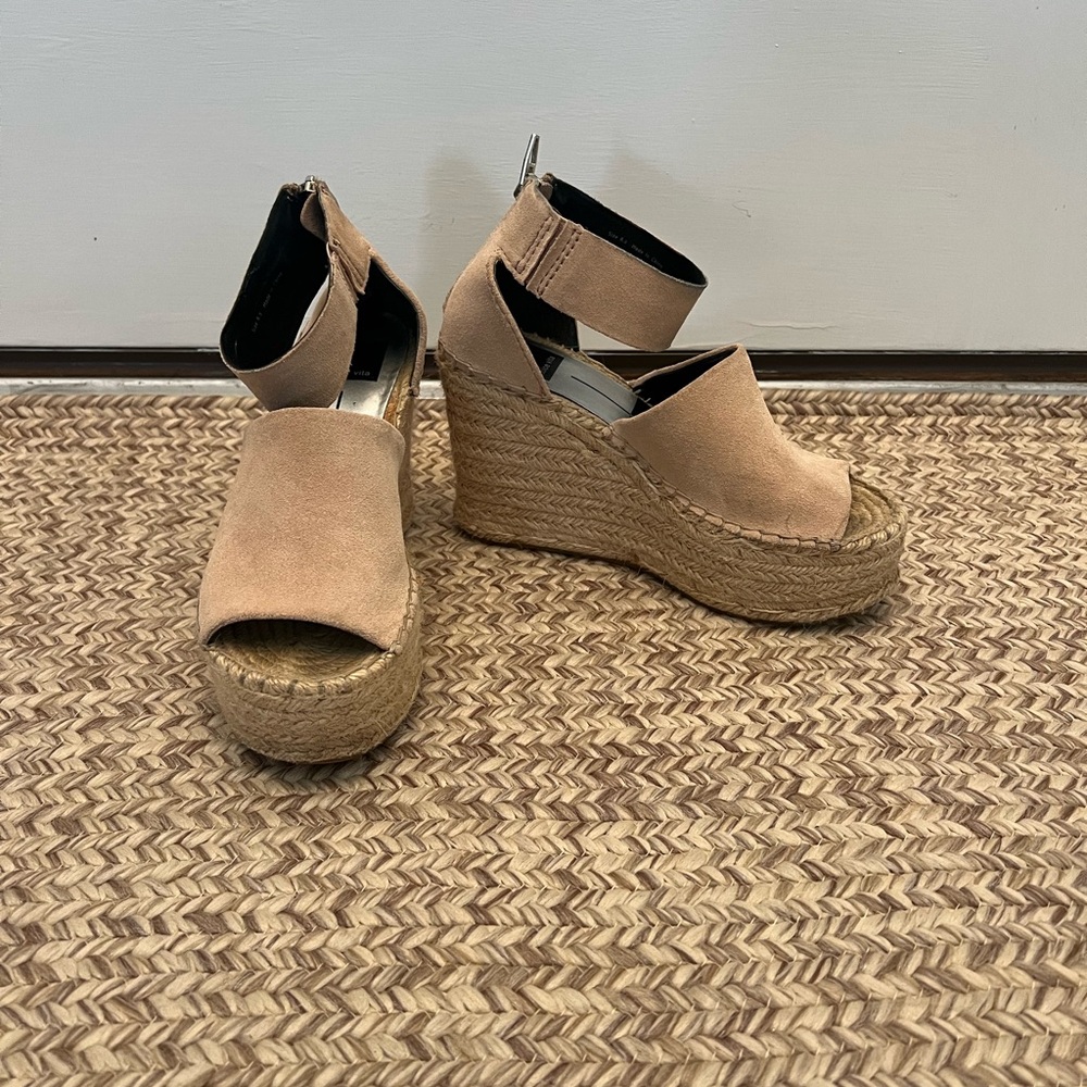 Dolce Vita blush straw platform size 6.5